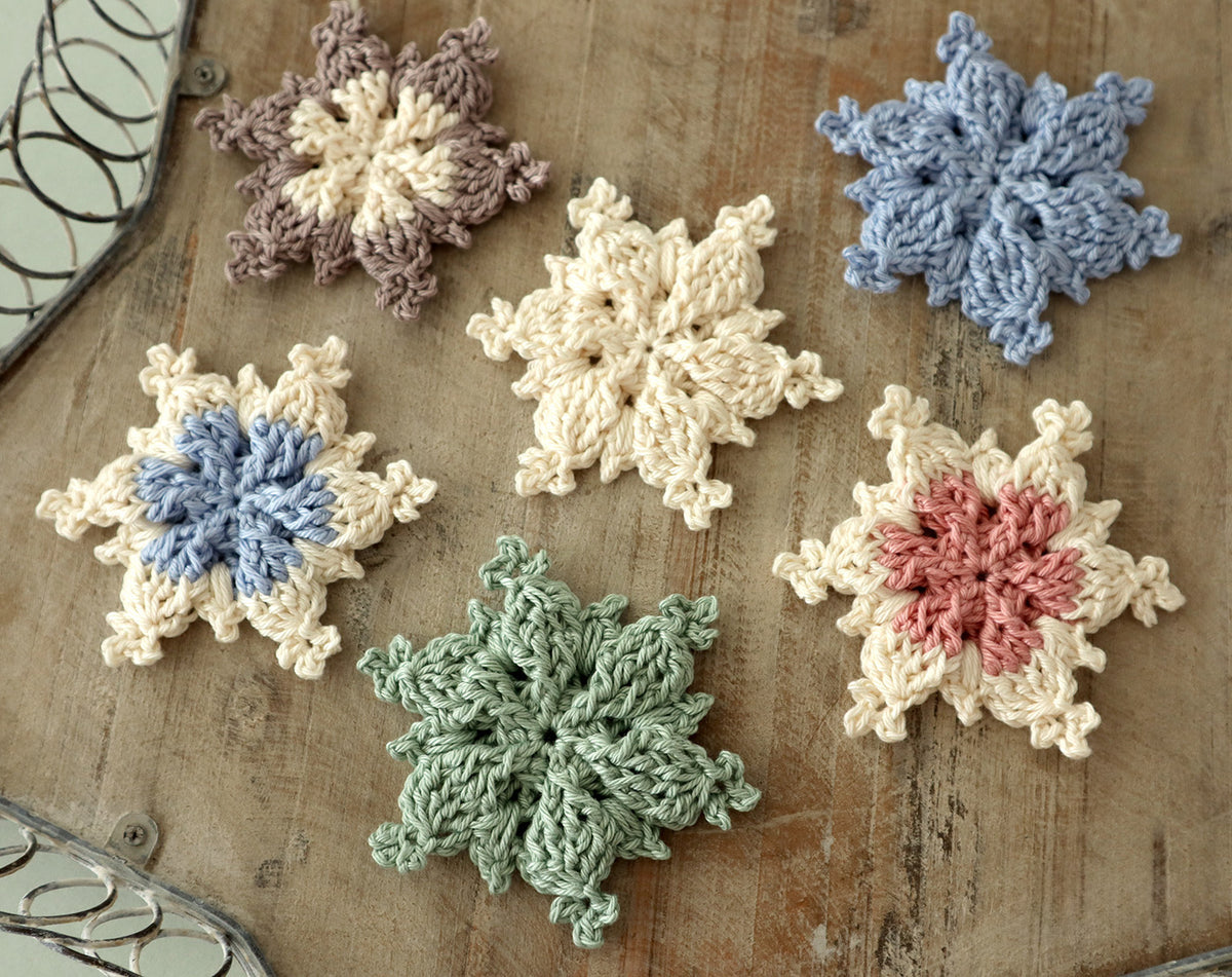 Schneeflocke „Fjolla“ – Baumschmuck, Anhänger & Tischdeko