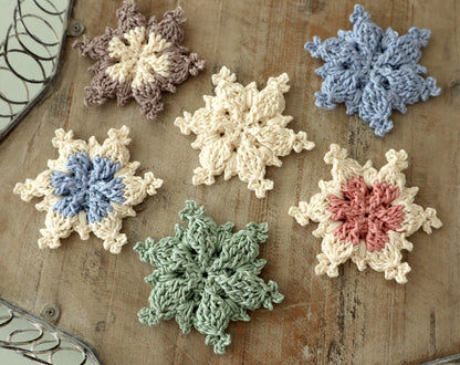 Schneeflocke „Fjolla“ – Baumschmuck, Anhänger & Tischdeko