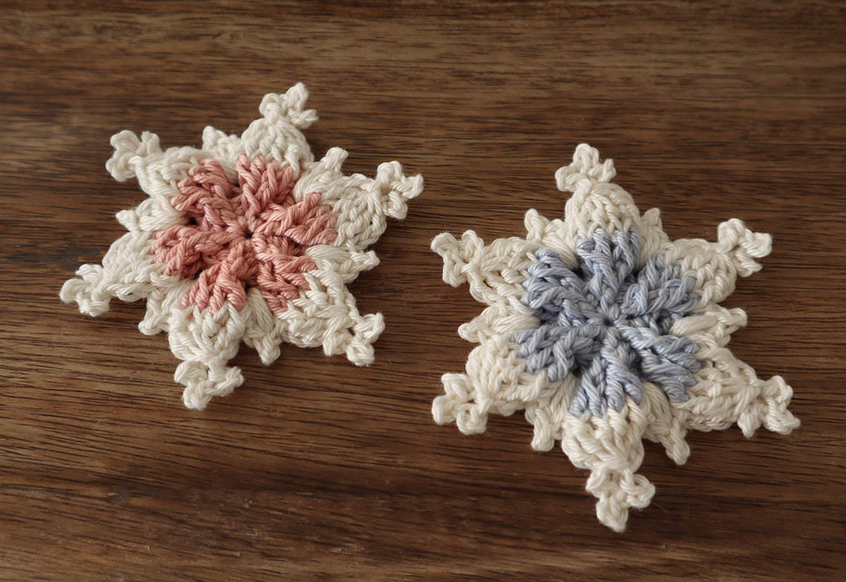 Schneeflocke „Fjolla“ – Baumschmuck, Anhänger & Tischdeko