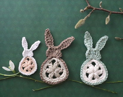 „Granny-Häschen“ – Osterdeko, Anhänger & Applikation