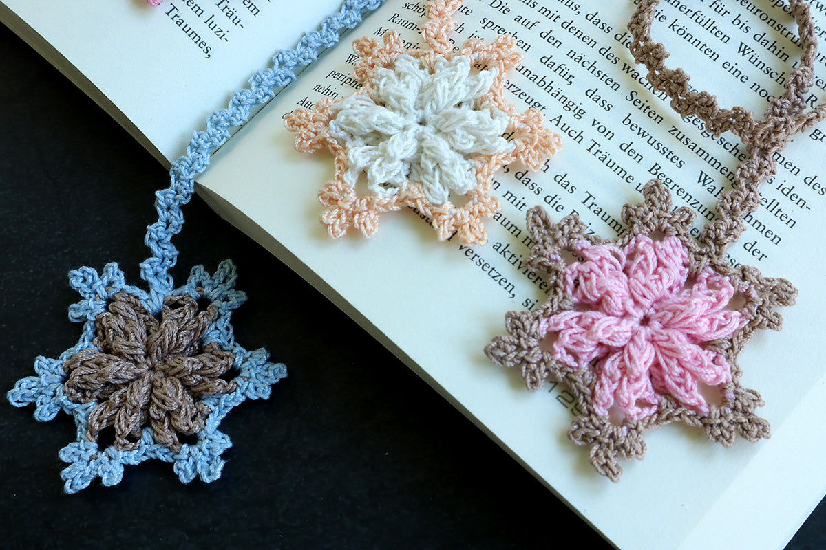 Lesezeichen „Kleine Flocke“ – Schneeflocke und Geschenkband