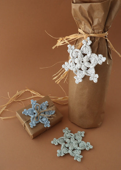 Schneeflocke „Lucy“ – schnelle Winterdeko in 3 Runden