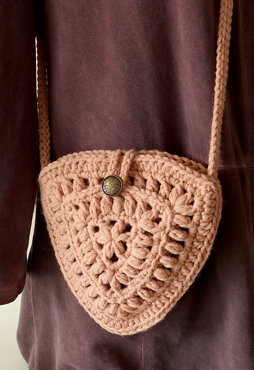 Tasche „Triangle“ – kleine Umhängetasche mit Außenfach