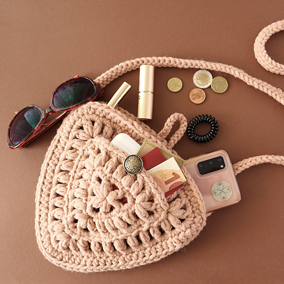 Tasche „Triangle“ – kleine Umhängetasche mit Außenfach