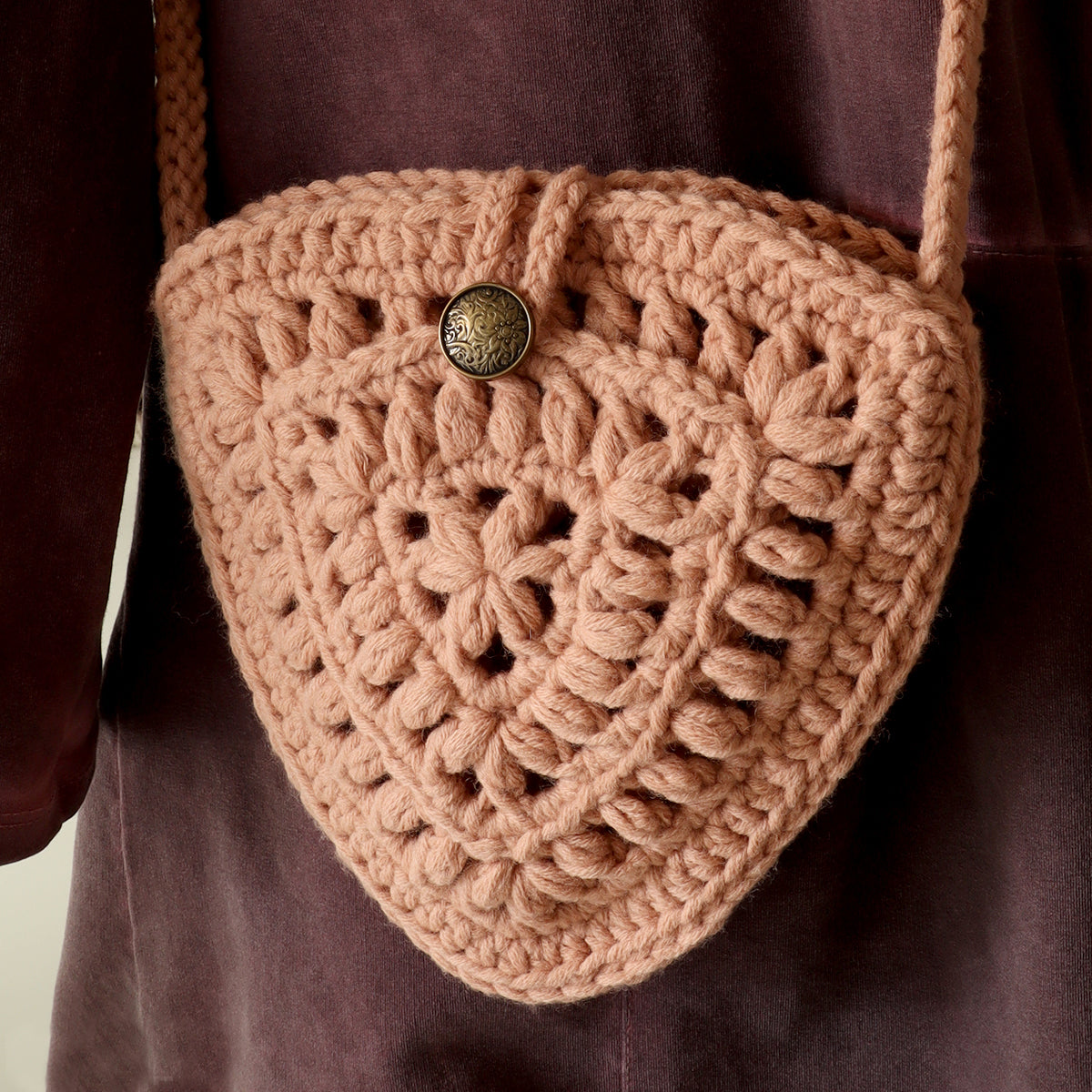 Tasche „Triangle“ – kleine Umhängetasche mit Außenfach