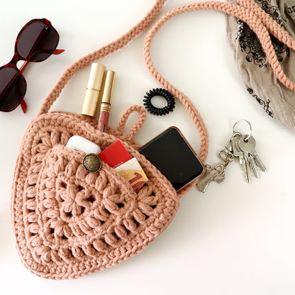 Tasche „Triangle“ – kleine Umhängetasche mit Außenfach