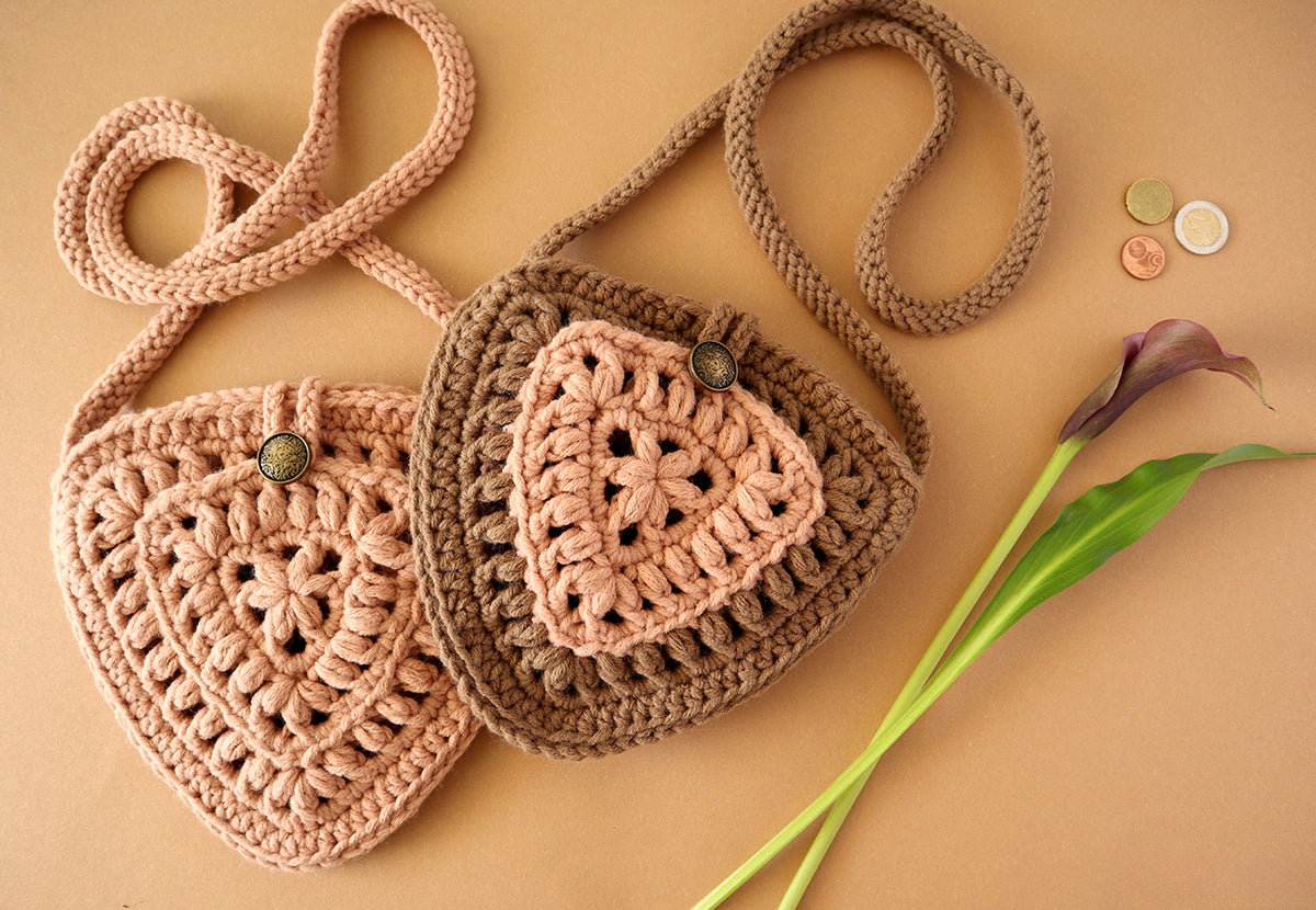 Tasche „Triangle“ – kleine Umhängetasche mit Außenfach